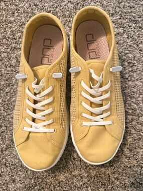 Hey Dude Women's Yellow Lace-Up Sneakers